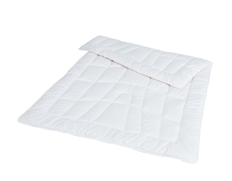 Leichte Sommerdecke mit Bio-Baumwoll Bezug.
